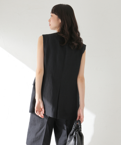 journal standard L'essage(ジャーナルスタンダードレサージュ)の「リネンキャンバスノーカラーベスト(その他アウター・レディース・ブラック/ベージュ・FREE)」の10枚目の写真