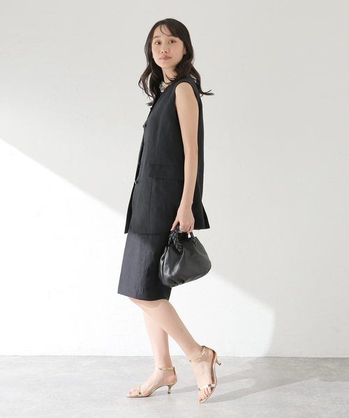 journal standard L'essage(ジャーナルスタンダードレサージュ)の「リネンキャンバスノーカラーベスト(その他アウター・レディース・ブラック/ベージュ・FREE)」の7枚目の写真