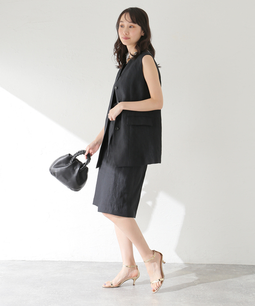 journal standard L'essage(ジャーナルスタンダードレサージュ)の「リネンキャンバスノーカラーベスト(その他アウター・レディース・ブラック/ベージュ・FREE)」の5枚目の写真