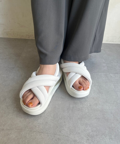 NIKE（ナイキ）の「【NIKE/ナイキ】ウィメンズ エア マックス ISLA サンダル（サンダル・レディース・ブラック系その他/ブラック/ホワイト・23cm/24cm）」の4枚目の写真