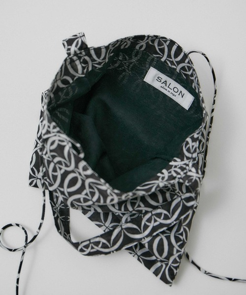 SALON adam et rope'（サロン アダム エ ロペ）の「リバティミニトートバッグ（トートバッグ・レディース・ブラック/ブルー系その他4/グリーン・FREE）」の7枚目の写真