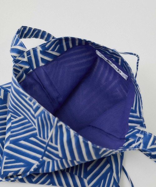 SALON adam et rope'（サロン アダム エ ロペ）の「リバティミニトートバッグ（トートバッグ・レディース・ブラック/ブルー系その他4/グリーン・FREE）」の16枚目の写真