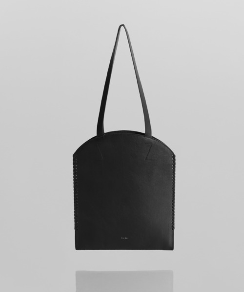 YArKA（ヤーカ）の「【YArKA/ヤーカ】real leather lace up tote bag [lumm2] / リアルレザーレースアップデザイントートバッグ（トートバッグ・レディース・ブラック・FREE）」の3枚目の写真