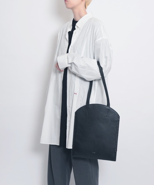YArKA（ヤーカ）の「【YArKA/ヤーカ】real leather lace up tote bag [lumm2] / リアルレザーレースアップデザイントートバッグ（トートバッグ・レディース・ブラック・FREE）」の10枚目の写真