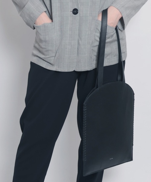 YArKA（ヤーカ）の「【YArKA/ヤーカ】real leather lace up tote bag [lumm2] / リアルレザーレースアップデザイントートバッグ（トートバッグ・レディース・ブラック・FREE）」の14枚目の写真