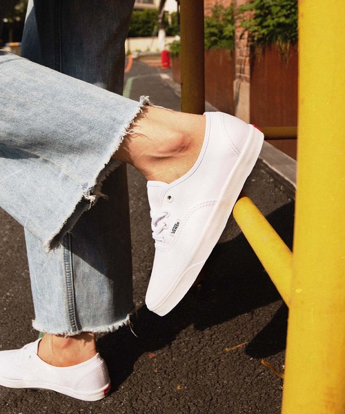 VANS(バンズ)の「オーセンティック ロープロ(スニーカー・メンズ・ホワイト/ブラック×ホワイト/ブラック×ブラック・10/9.5/9/8.5/8/7/6.5/6/5.5/5/4.5/4)」の19枚目の写真