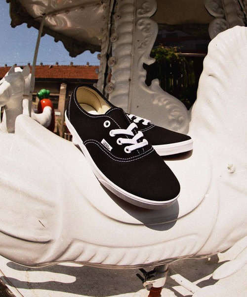 VANS(バンズ)の「オーセンティック ロープロ(スニーカー・メンズ・ホワイト/ブラック×ホワイト/ブラック×ブラック・10/9.5/9/8.5/8/7/6.5/6/5.5/5/4.5/4)」の9枚目の写真