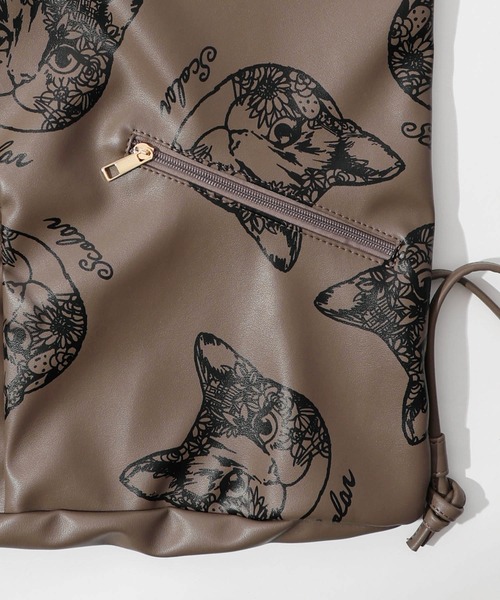 ScoLar（スカラー）の「652437：ネコ柄の合成皮革ナップザックバッグ（バックパック/リュック・レディース・ブラウン/オフホワイト/ブラック・FREE）」の20枚目の写真