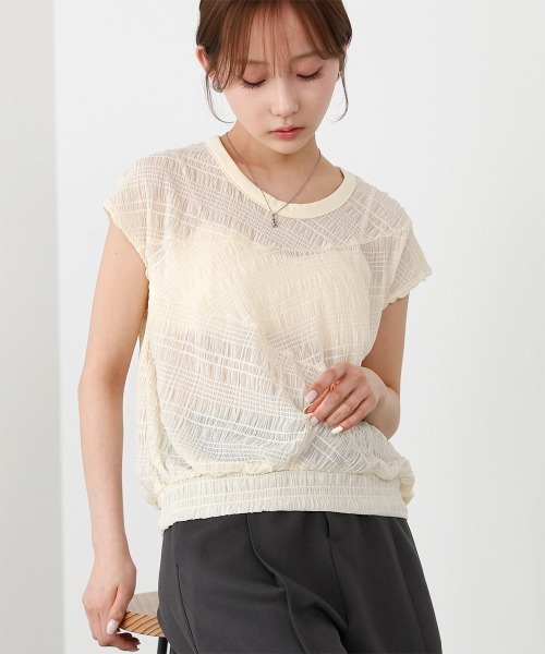 Bab(バブ)の「シャーリング切り替えトップス(Tシャツ/カットソー・レディース・アイボリー/ブラック/オフホワイト・FREE)」の1枚目の写真