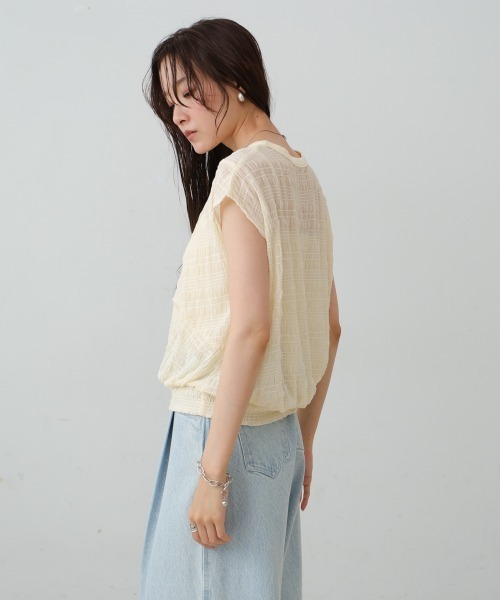 Bab(バブ)の「シャーリング切り替えトップス(Tシャツ/カットソー・レディース・アイボリー/ブラック/オフホワイト・FREE)」の11枚目の写真