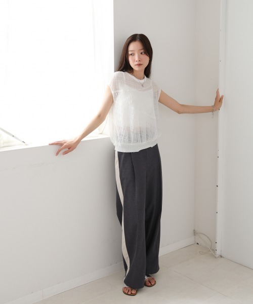 Bab(バブ)の「シャーリング切り替えトップス(Tシャツ/カットソー・レディース・アイボリー/ブラック/オフホワイト・FREE)」の15枚目の写真