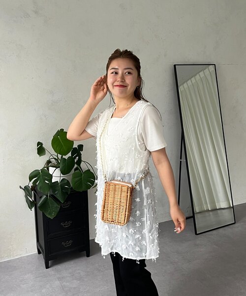 prose verse（プロズヴェール）の「【MOMO】シアーフリンジVネックロングベスト（ベスト・レディース・オフホワイト/ブラック・LARGE/MEDIUM）」の18枚目の写真