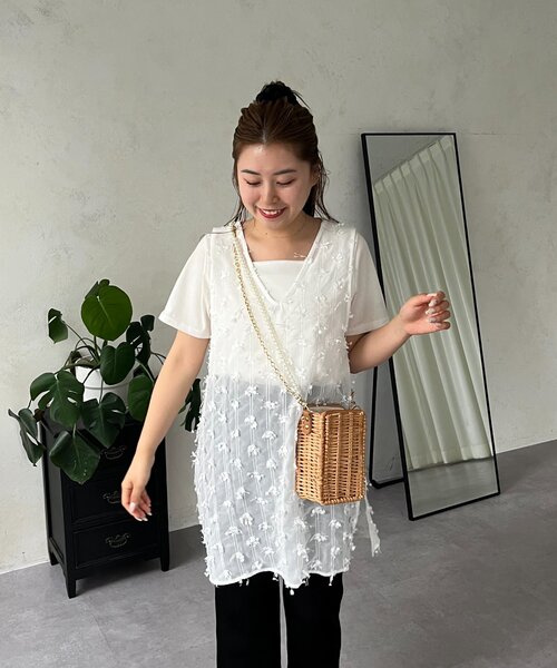 prose verse（プロズヴェール）の「【MOMO】シアーフリンジVネックロングベスト（ベスト・レディース・オフホワイト/ブラック・LARGE/MEDIUM）」の19枚目の写真