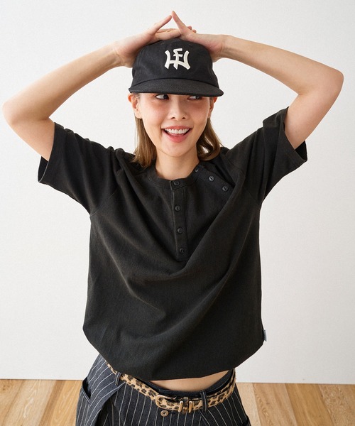 WISH FOR EVER（ウィッシュフォーエバー）の「DRAW CODE 3WAY HENRY NECK T / ドローコード3WAYヘンリーネックT（Tシャツ/カットソー・メンズ・ブラック/ネイビー/オフホワイト/グレー・LARGE/MEDIUM/SMALL）」の18枚目の写真