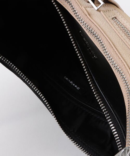 Desigual（デシグアル）の「コンバーチブルツートーンショルダーバッグ（ショルダーバッグ・レディース・ブラック・FREE）」の4枚目の写真