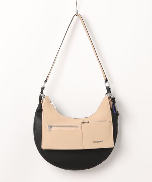 Desigual（デシグアル）の「コンバーチブルツートーンショルダーバッグ（ショルダーバッグ・レディース・ブラック・FREE）」の13枚目の写真