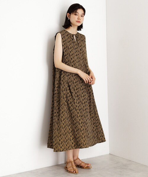THE SHOP TK (ザ ショップ ティーケー )の「ショルダータックワンピース【洗える】(ワンピース・レディース・イエロー系/ダークブラウン系・13/12)」の2枚目の写真