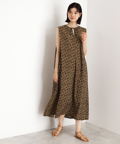 THE SHOP TK (ザ ショップ ティーケー )の「ショルダータックワンピース【洗える】(ワンピース・レディース・イエロー系/ダークブラウン系・13/12)」の8枚目の写真