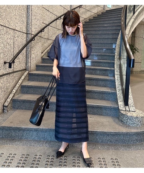 LE CIEL BLEU(ルシェルブルー)の「オーガンザバイカラートップ / Organza Bi-Color Top(シャツ/ブラウス・レディース・ネイビー/ベージュ・36)」の22枚目の写真