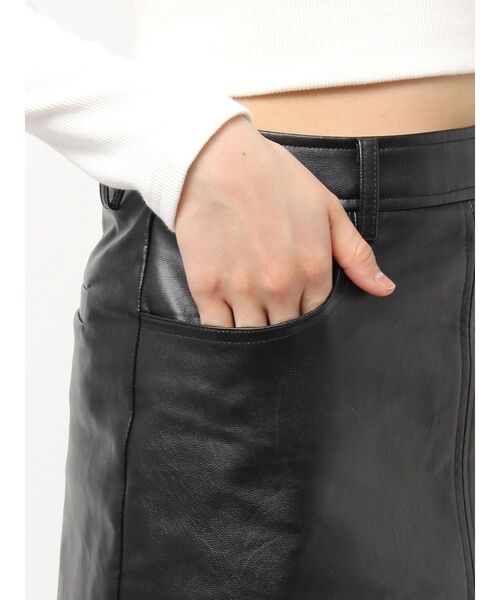 GYDA（ジェイダ）の「フェイクレザースカートライクショートパンツ（スカート・レディース・ブラック・X-SMALL/SMALL/MEDIUM）」の20枚目の写真