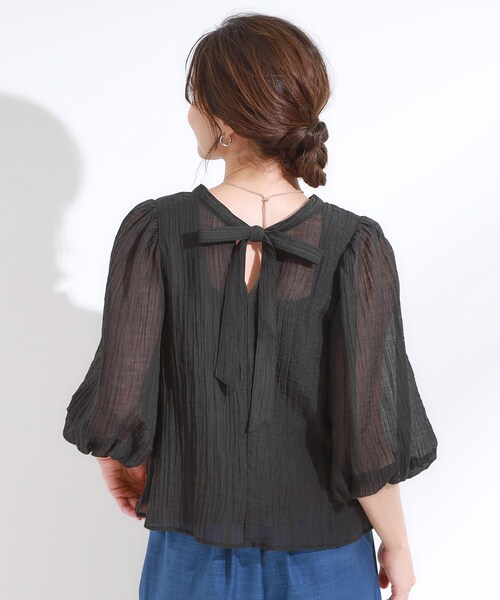 Cutie Blonde（キューティーブロンド）の「【S-LL/前後2WAY】バルーンスリーブが華やか こなれ見えシアーブラウス（シャツ/ブラウス・レディース・オリーブ/ブラック/ライトイエロー系/ブルー系その他・01/04/03/02）」の6枚目の写真