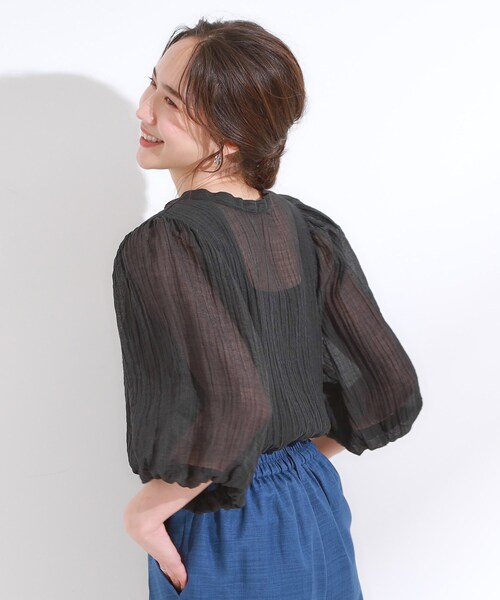 Cutie Blonde（キューティーブロンド）の「【S-LL/前後2WAY】バルーンスリーブが華やか こなれ見えシアーブラウス（シャツ/ブラウス・レディース・オリーブ/ブラック/ライトイエロー系/ブルー系その他・01/04/03/02）」の8枚目の写真