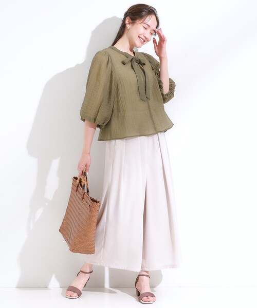 Cutie Blonde（キューティーブロンド）の「【S-LL/前後2WAY】バルーンスリーブが華やか こなれ見えシアーブラウス（シャツ/ブラウス・レディース・オリーブ/ブラック/ライトイエロー系/ブルー系その他・01/04/03/02）」の17枚目の写真