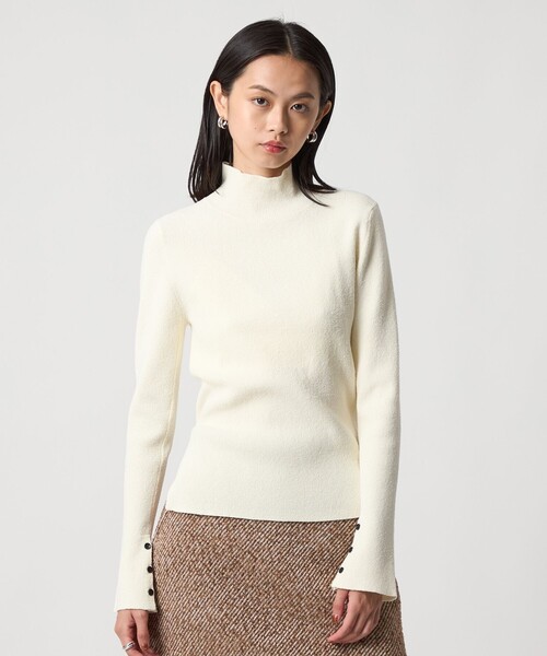 EMMEL REFINES（エメルリファインズ）の「＜EMMEL REFINES＞EM HW ソデボタン タートルニット（ニット/セーター・レディース・ネイビー/ライラック/ブラック/オフホワイト・FREE）」の2枚目の写真