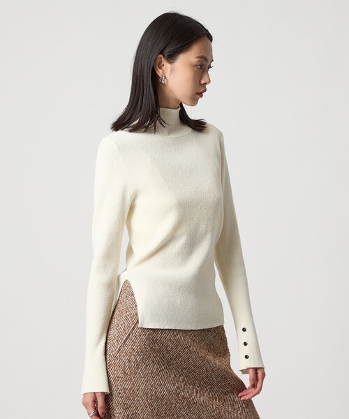 EMMEL REFINES（エメルリファインズ）の「＜EMMEL REFINES＞EM HW ソデボタン タートルニット（ニット/セーター・レディース・ネイビー/ライラック/ブラック/オフホワイト・FREE）」の8枚目の写真