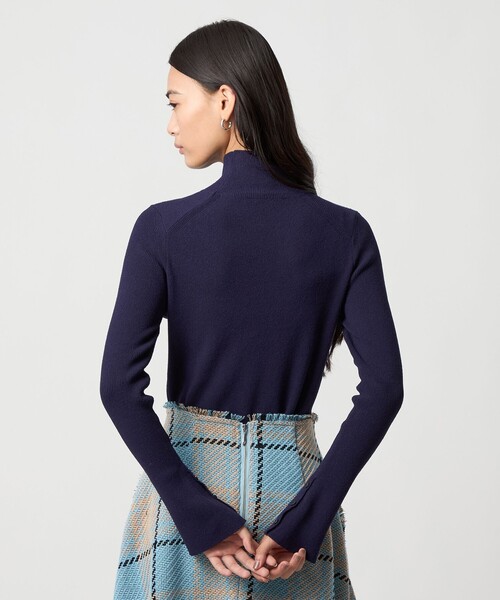 EMMEL REFINES（エメルリファインズ）の「＜EMMEL REFINES＞EM HW ソデボタン タートルニット（ニット/セーター・レディース・ネイビー/ライラック/ブラック/オフホワイト・FREE）」の14枚目の写真