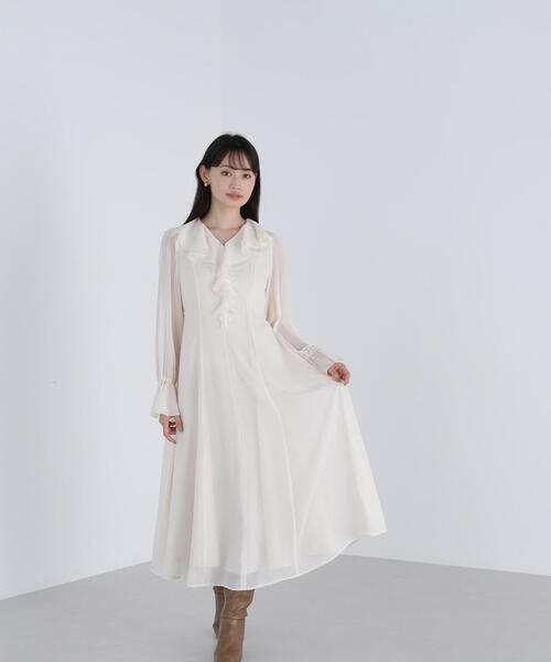 NATURAL BEAUTY BASIC(ナチュラルビューティーベーシック)の「◇ラッフルフリルワンピース(ワンピース・レディース・ダークブルー/オフホワイト・MEDIUM/P/S)」の2枚目の写真