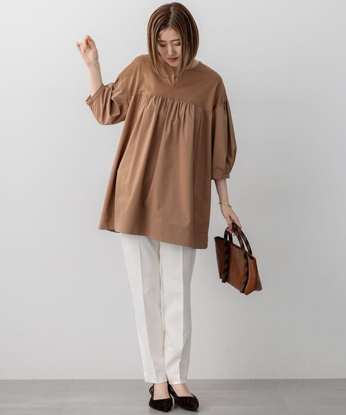 23区 S(ニジュウサンクチイサイサイズ)の「TRストレッチギャバ テーパード パンツ(その他パンツ・レディース・ブラック系/黄土色系・34/32/30)」の17枚目の写真