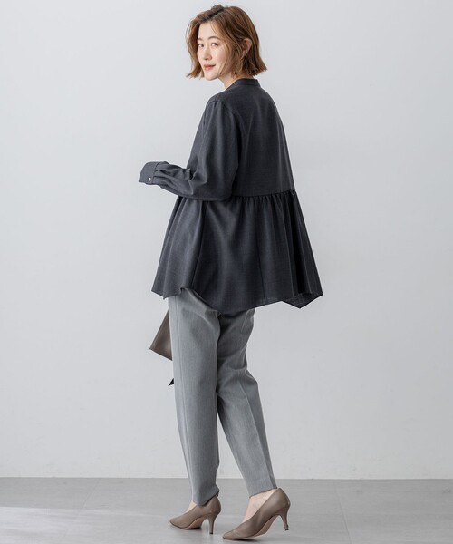 23区 S(ニジュウサンクチイサイサイズ)の「TRストレッチギャバ テーパード パンツ(その他パンツ・レディース・ブラック系/黄土色系・34/32/30)」の20枚目の写真