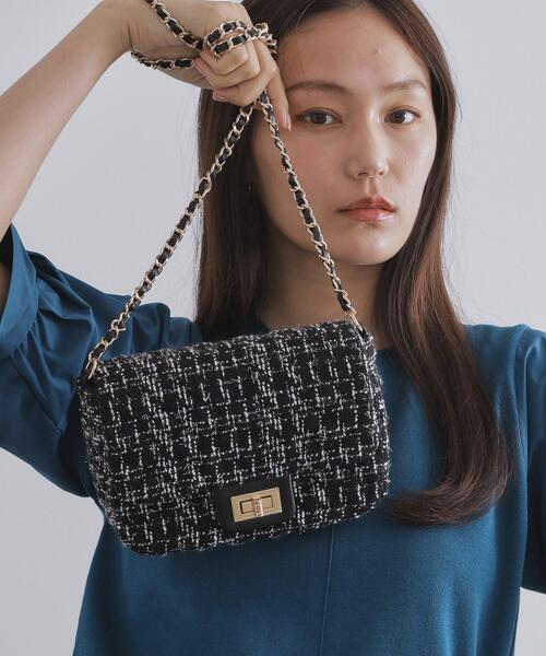OPAQUE.CLIP（オペークドットクリップ）の「パフィーキルティングチェーンショルダーバッグ（ショルダーバッグ・レディース・ブラック/ブラック系1/オフホワイト/シルバー系その他7/ホワイト系9/ベージュ系6・00）」の4枚目の写真