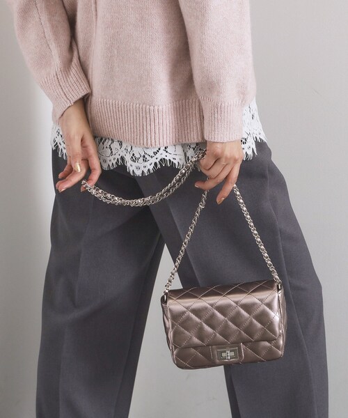 OPAQUE.CLIP（オペークドットクリップ）の「パフィーキルティングチェーンショルダーバッグ（ショルダーバッグ・レディース・ブラック/ブラック系1/オフホワイト/シルバー系その他7/ホワイト系9/ベージュ系6・00）」の6枚目の写真