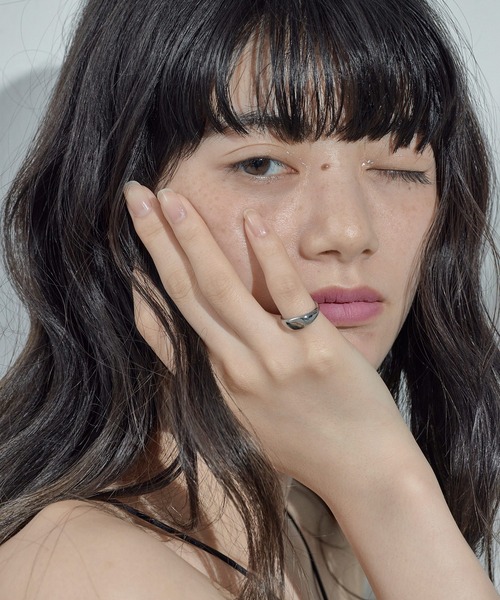 ORLEAN(オルレアン)の「【ORLEAN】 印台ピンキーリング(リング・レディース・ゴールド/シルバー・フリー)」の2枚目の写真