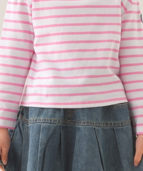 OMNES(オムネス)の「キッズコットン長袖ボーダーTシャツ(Tシャツ/カットソー・キッズ・ベージュ系その他2/ベージュ系その他/マルチ/ブラウン系その他/ベージュ系その他3/ホワイト×ピンク/ベージュ×ブラック/ホワイト×ネイビー・SMALL/LARGE/MEDIUM)」の21枚目の写真