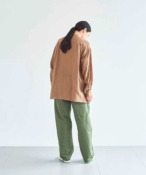 HAU(ハウ)の「スタンドカラーシャツ light(シャツ/ブラウス・レディース・ブルー/ブラウン・MEDIUM)」の4枚目の写真