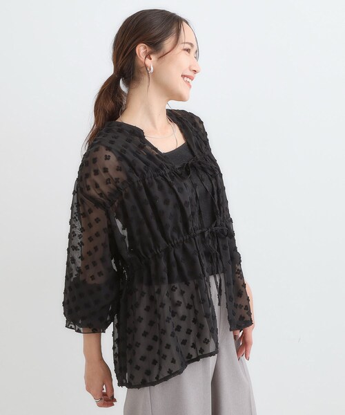 Cutie Blonde（キューティーブロンド）の「華やかにさをプラスする シアードビー シャーリングブラウス（シャツ/ブラウス・レディース・ブラック/レッド/オフホワイト・00）」の12枚目の写真