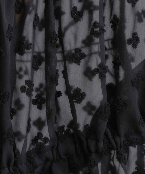 Cutie Blonde（キューティーブロンド）の「華やかにさをプラスする シアードビー シャーリングブラウス（シャツ/ブラウス・レディース・ブラック/レッド/オフホワイト・00）」の17枚目の写真