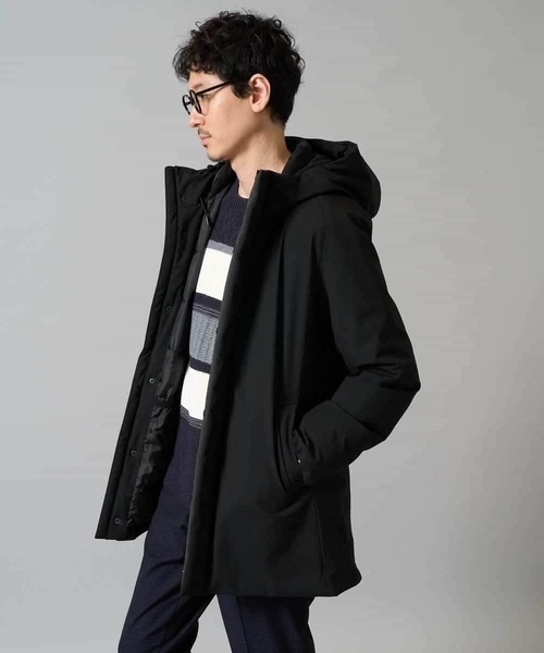 a.v.v（アーヴェヴェ）の「【軽量/撥水】ラミネートダウンフードコート（ダウンジャケット/コート・メンズ・ブラック/ダークグレー・46/48/50/52）」の7枚目の写真