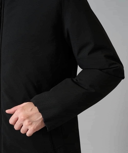 a.v.v（アーヴェヴェ）の「【軽量/撥水】ラミネートダウンフードコート（ダウンジャケット/コート・メンズ・ブラック/ダークグレー・46/48/50/52）」の14枚目の写真