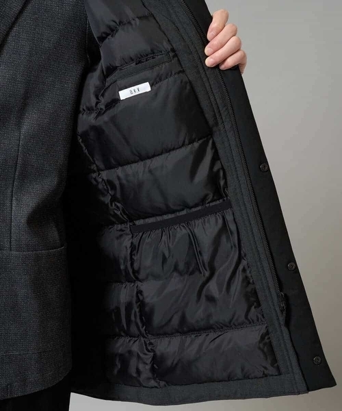 a.v.v（アーヴェヴェ）の「【軽量/撥水】ラミネートダウンフードコート（ダウンジャケット/コート・メンズ・ブラック/ダークグレー・46/48/50/52）」の18枚目の写真