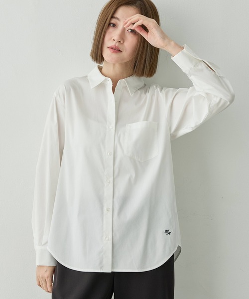 Petit Honfleur(プチオンフルール)の「【レイヤードスタイルに役立つ】レギュラーカラーシャツ【オフィスカジュアルにも◎】【追加生産】(シャツ/ブラウス・レディース・サックスブルー/ネイビー/ホワイト・11号/13号/9号)」の2枚目の写真