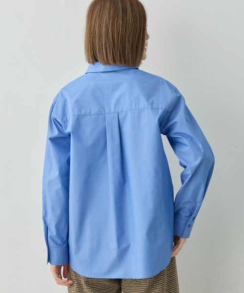 Petit Honfleur(プチオンフルール)の「【レイヤードスタイルに役立つ】レギュラーカラーシャツ【オフィスカジュアルにも◎】【追加生産】(シャツ/ブラウス・レディース・サックスブルー/ネイビー/ホワイト・11号/13号/9号)」の16枚目の写真