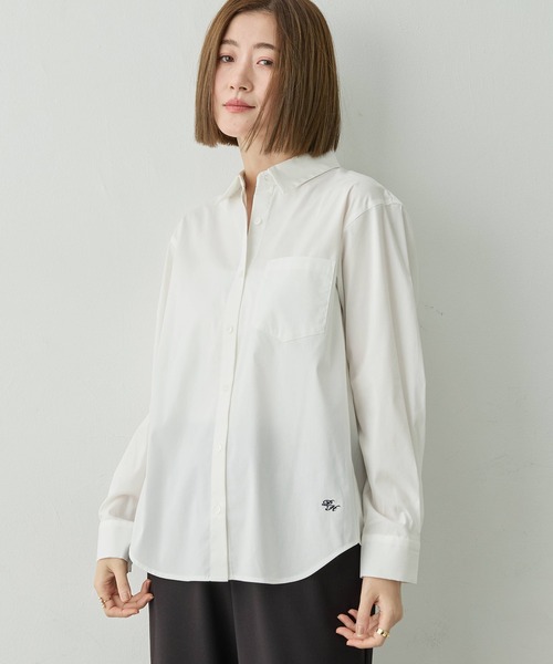 Petit Honfleur(プチオンフルール)の「【レイヤードスタイルに役立つ】レギュラーカラーシャツ【オフィスカジュアルにも◎】【追加生産】(シャツ/ブラウス・レディース・サックスブルー/ネイビー/ホワイト・11号/13号/9号)」の20枚目の写真