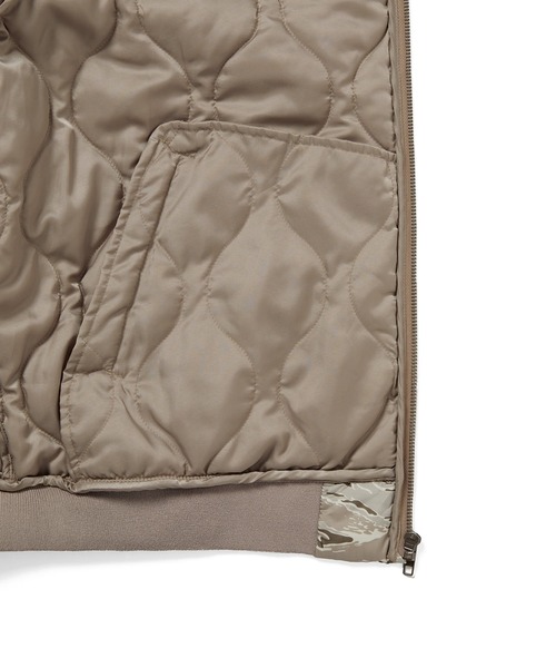 thisisneverthat(ディスイズネバーザット)の「Quilted Hooded Jacket(パーカー・メンズ・オリーブ/ベージュ・L/M/S/XL)」の3枚目の写真