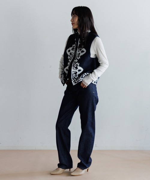 AMERICAN RAG CIE（アメリカンラグシー）の「【MEN , WOMEN】LEIN 幾何学柄刺繍ベスト（ベスト・レディース・ブラック/ベージュ・M/L）」の18枚目の写真