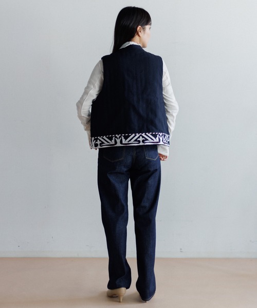 AMERICAN RAG CIE（アメリカンラグシー）の「【MEN , WOMEN】LEIN 幾何学柄刺繍ベスト（ベスト・レディース・ブラック/ベージュ・M/L）」の22枚目の写真