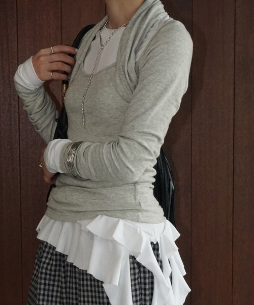 chuclla(チュクラ)の「2wayショルダーデザイントップス chw25a112(Tシャツ/カットソー・レディース・グレイッシュベージュ/スミクロ・FREE)」の3枚目の写真